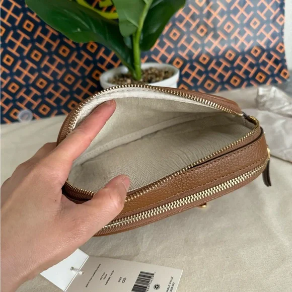 NWT , Tory Burch Britten camera Brown and gold  Leather Crossbody Bag - Picture 9 of 15